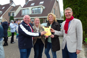 VAR NIEUWS Wijk Rietland volgt gezamenlijk reanimatie- en AED workshop